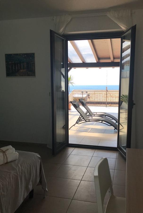 Appartamento Gambero Beach Santa Teresa Di Riva Zewnętrze zdjęcie